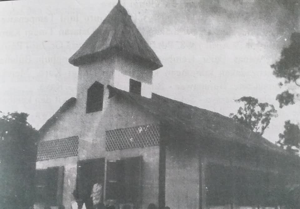 Gereja Buluh Awar ditahbiskan tanggal 24 Desember 1899. Ini adalah Gereja Karo pertama.
